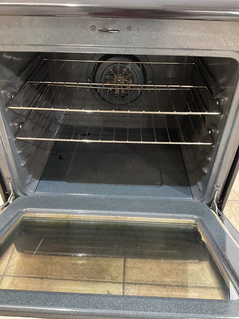 Frigidaire Used Electric Stove 220volts (40/50 AMP) 30inches {3 prong} (Black) 