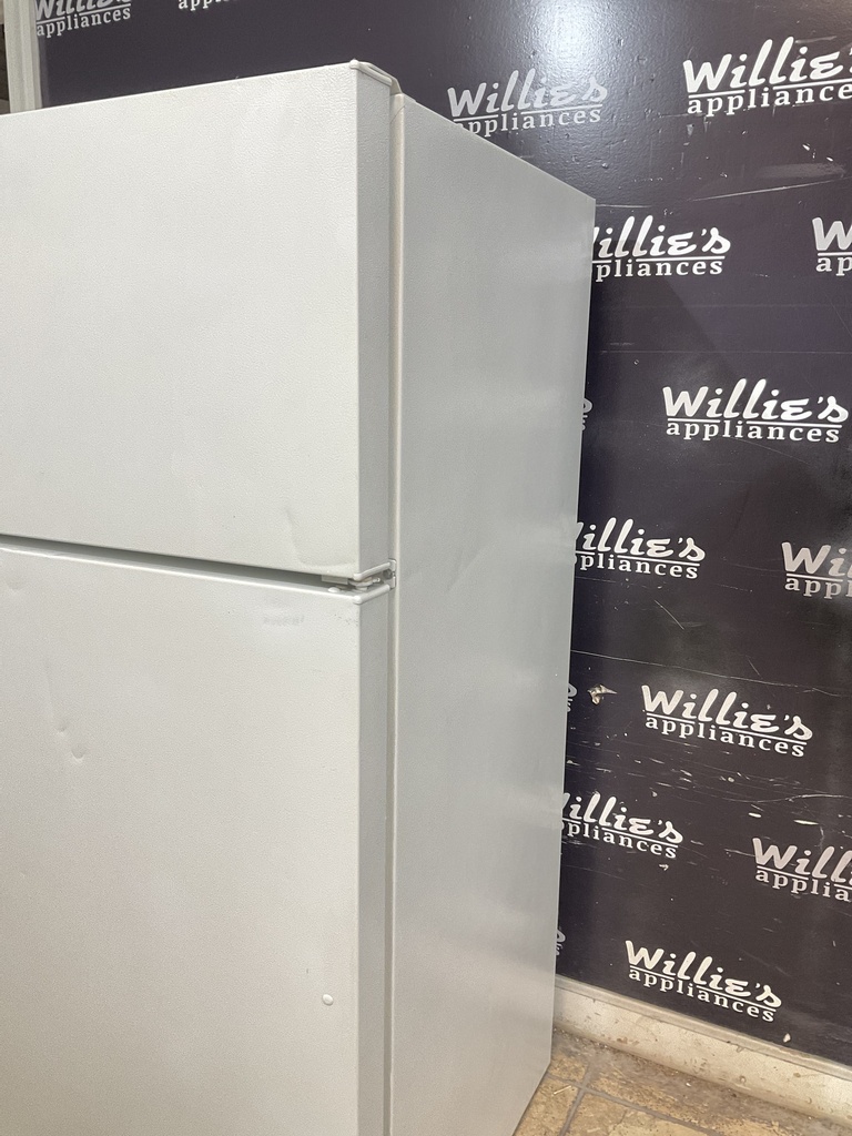 Hotpoint Used Refrigerator Top and Bottom 28x61 1/2” (White) 