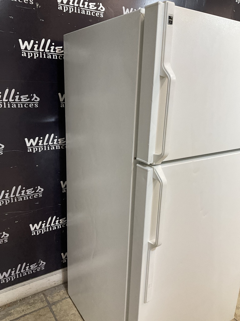 Hotpoint Used Refrigerator Top and Bottom 28x61 1/2” (White) 