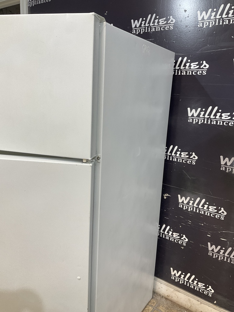 Hotpoint Used Refrigerator Top and Bottom 28x61 1/2” (White) 