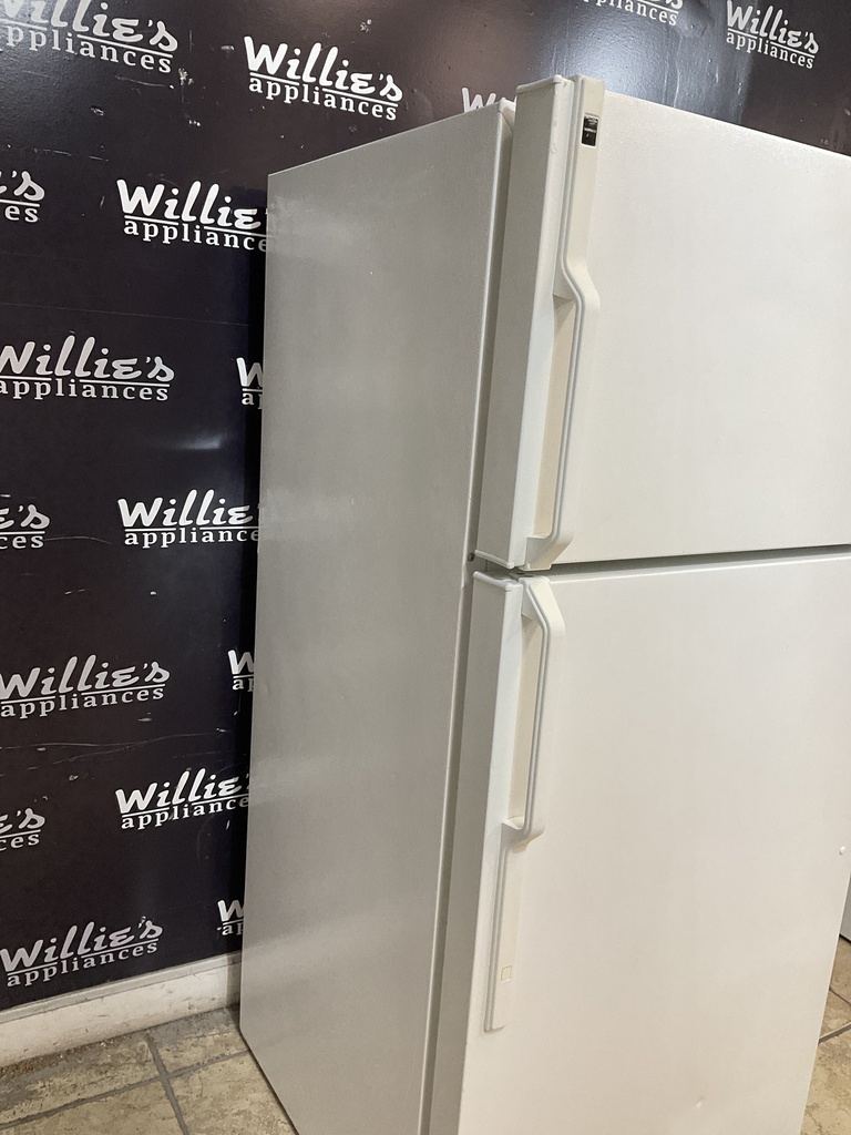 Hotpoint Used Refrigerator Top and Bottom 28x61 1/2” (White) 