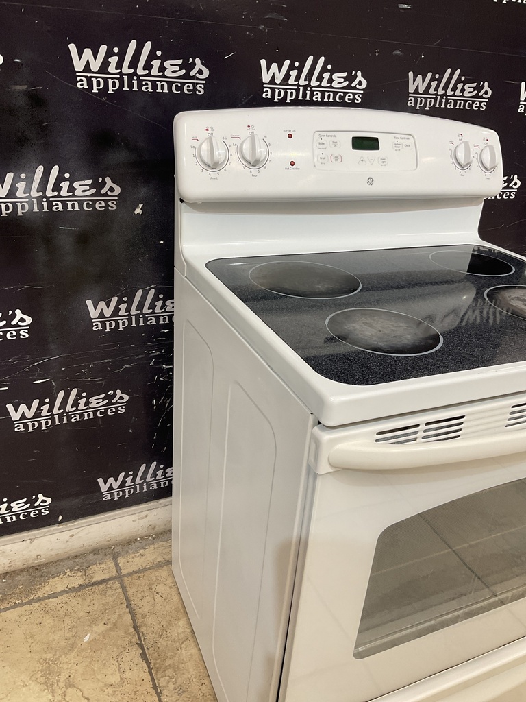 Ge Used Electric Stove 220volts (40/50 AMP) 30inches {3 prong} (White) 