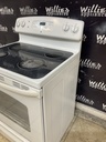 Ge Used Electric Stove 220volts (40/50 AMP) 30inches {3 prong} (White) 