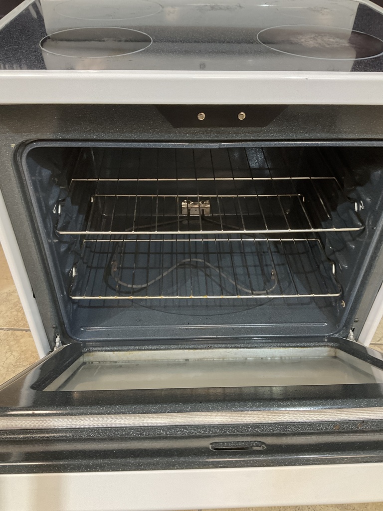 Ge Used Electric Stove 220volts (40/50 AMP) 30inches {3 prong} (White) 