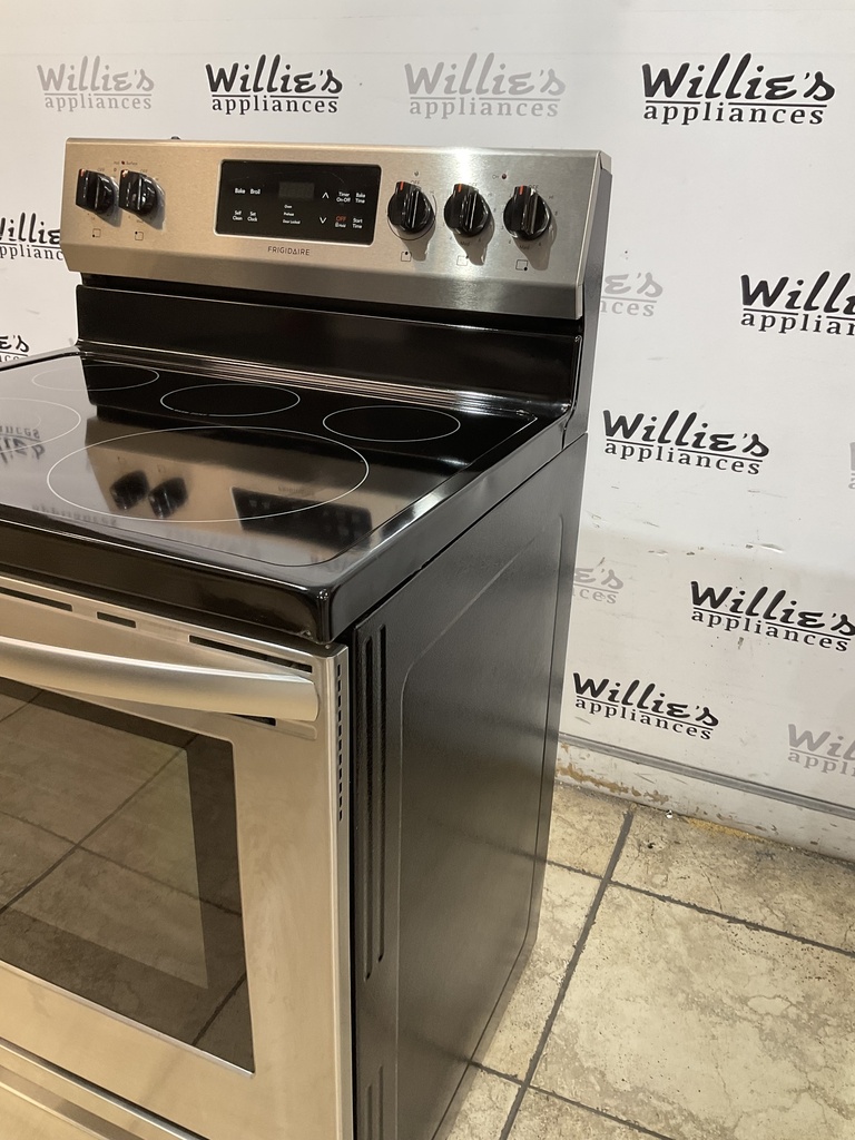 Frigidaire Used Electric Stove 220volts (40/50 AMP) 30inches {no cord} (Stainless steel) 