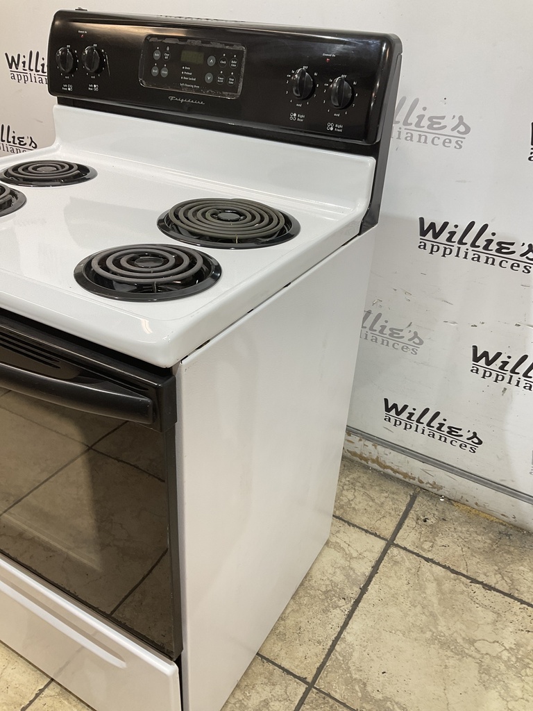 Frigidaire Used Electric Stove 220volts (40/50 AMP) 30inches {4 prong} (White/Black) 