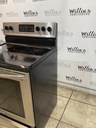 Frigidaire Used Electric Stove 220volts (40/50 AMP) 30inches {no cord} (Stainless steel) 