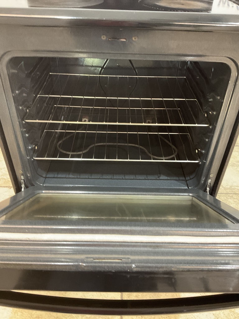 Frigidaire Used Electric Stove 220volts (40/50 AMP) 30inches {3 prong} (black) 