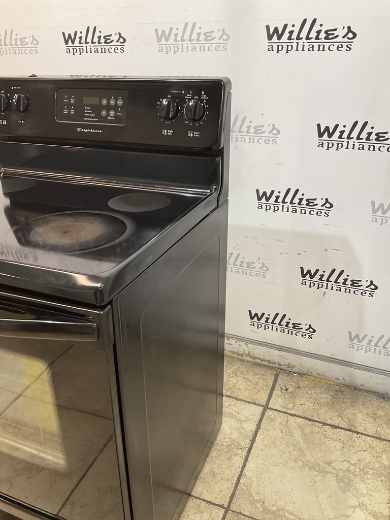 Frigidaire Used Electric Stove 220volts (40/50 AMP) 30inches {3 prong} (black) 