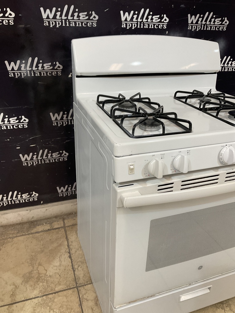 Ge Used Natural Gas Stove 30inches (white) 