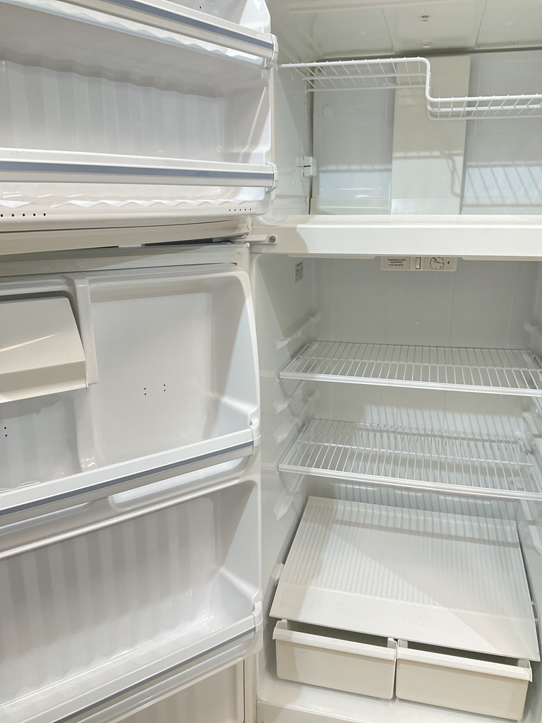 Ge Used Refrigerator Top and Bottom 28x67 1/2” (white)
