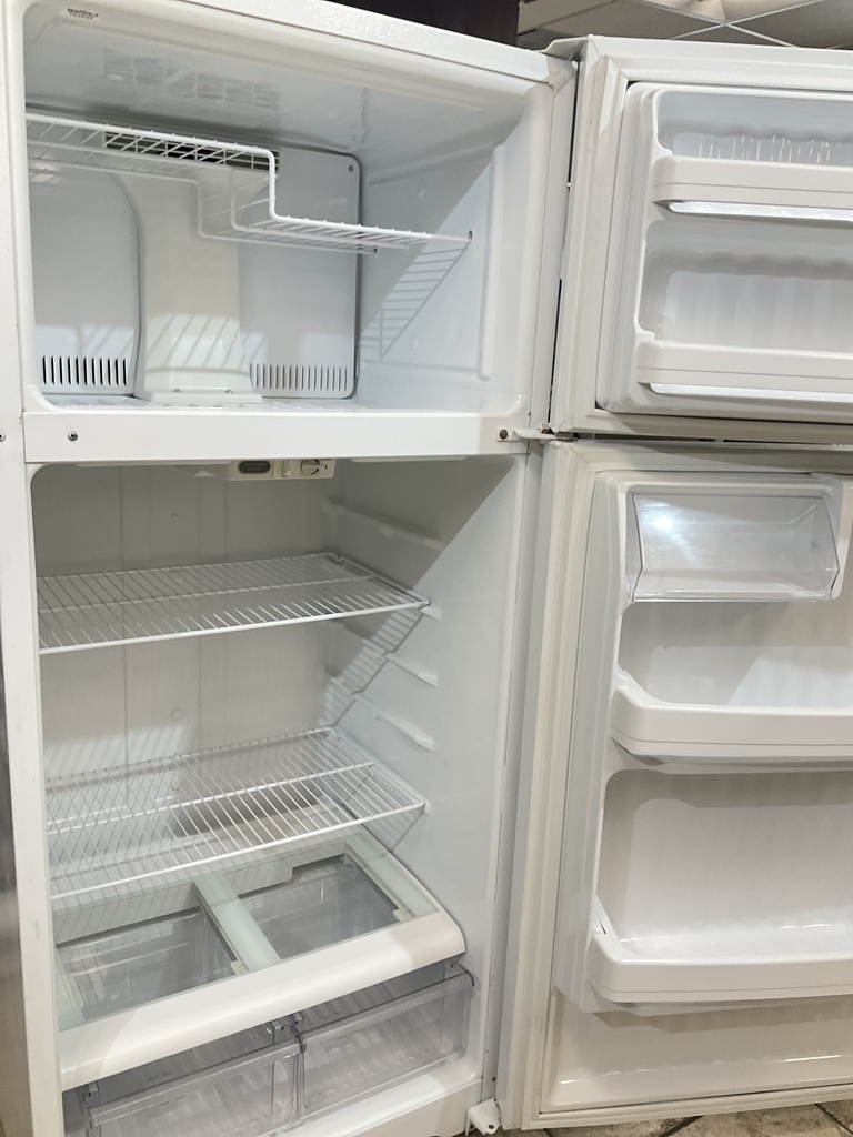 Ge Used Refrigerator Top and Bottom 28x65 (white) 