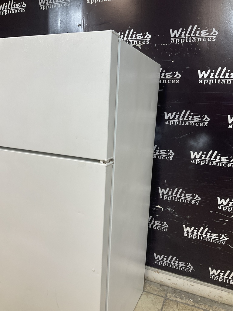 Hotpoint Used Refrigerator Top and Bottom 28x61 1/2” (White)