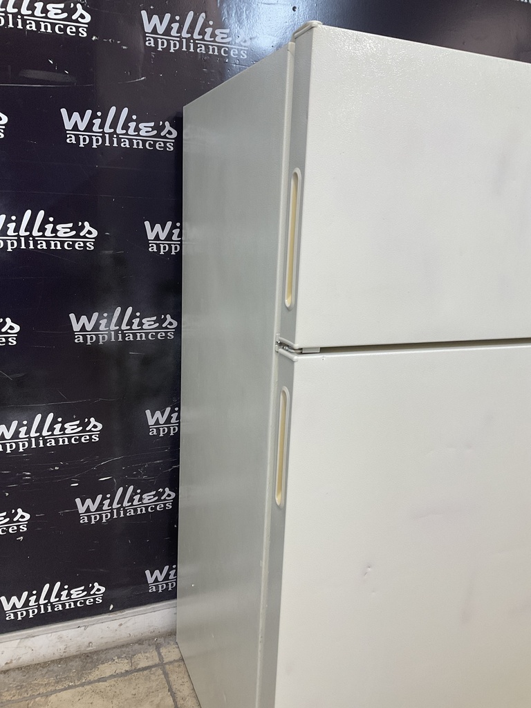 Hotpoint Used Refrigerator Top and Bottom 28x61 1/2” (Bisque) 