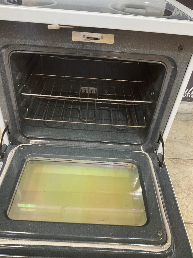 Ge Used Electric Stove 220volts (40/50 AMP) 30inches {4 prong} (White) 