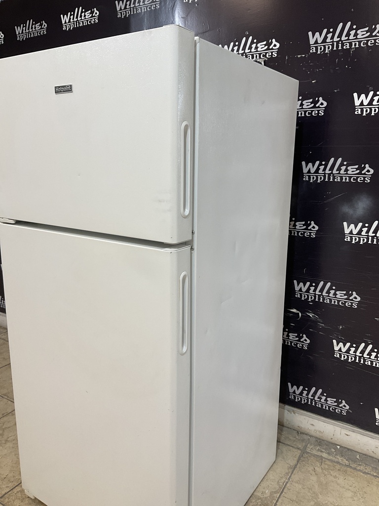 Hotpoint Used Refrigerator Top and Bottom 28x61 1/2” (White) 