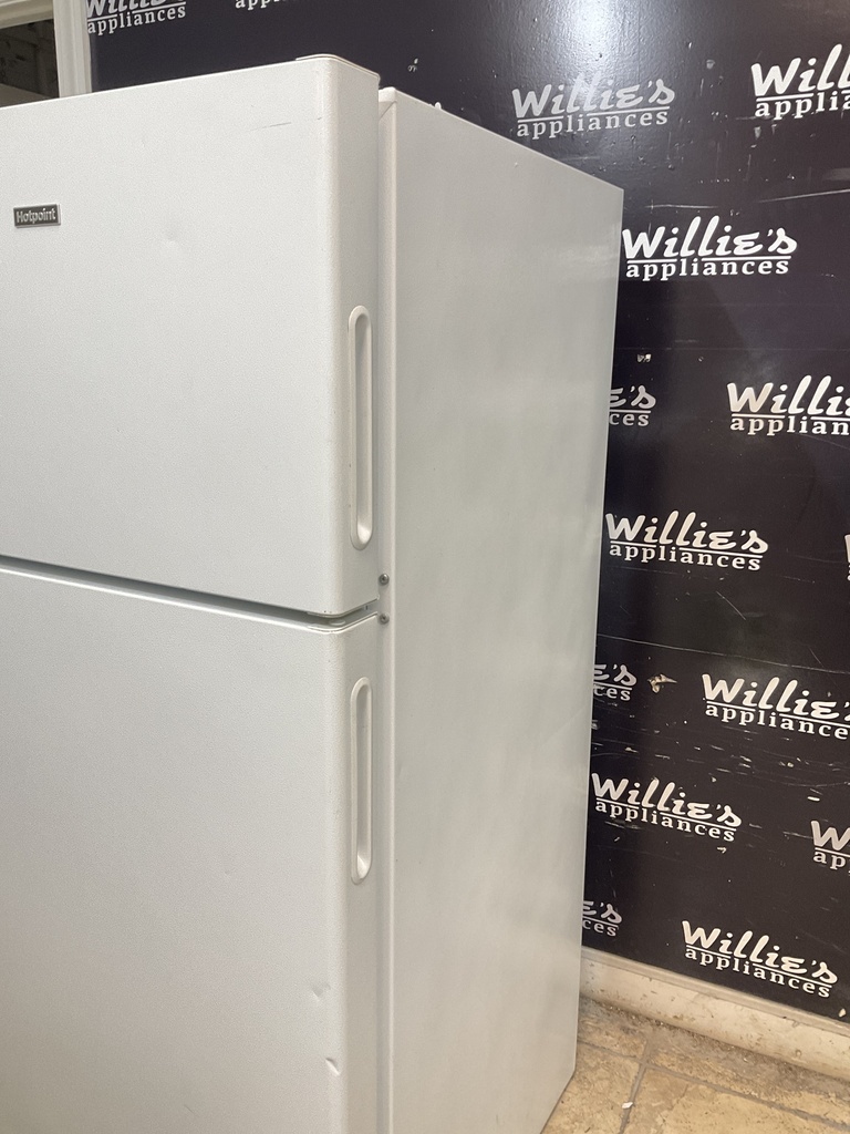Hotpoint Used Refrigerator Top and Bottom 28x61 1/2” (White) 
