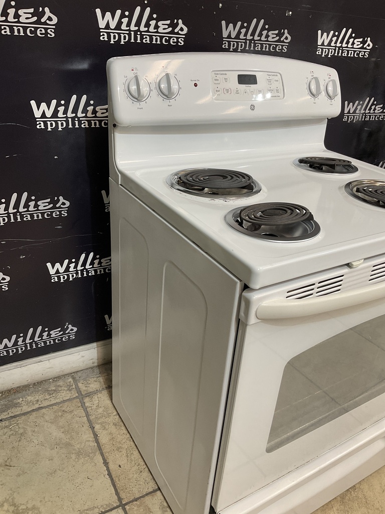Ge Used Electric Stove 220volts (40/50 AMP) 30inches {no cord} (White) 