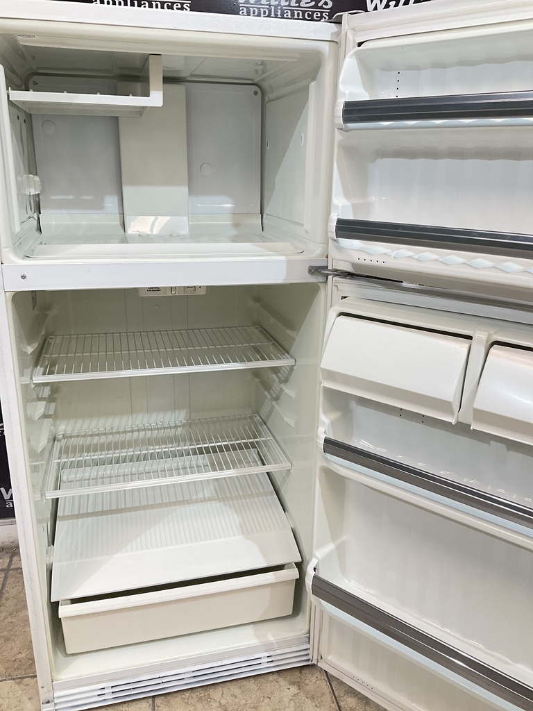 Ge Used Refrigerator Top and Bottom 28x61 1/2” (White) 