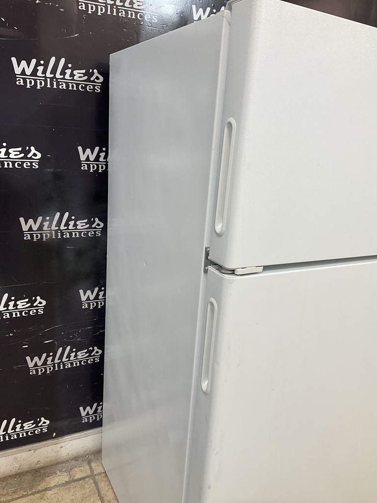 Hotpoint Used Refrigerator Top and Bottom 28x61 1/2” (White) 