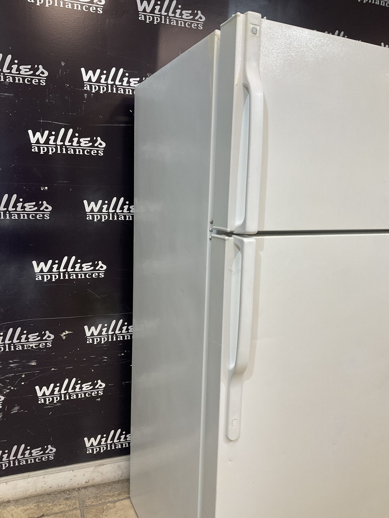 Ge Used Refrigerator Top and Bottom 28x67 1/2” (White) 