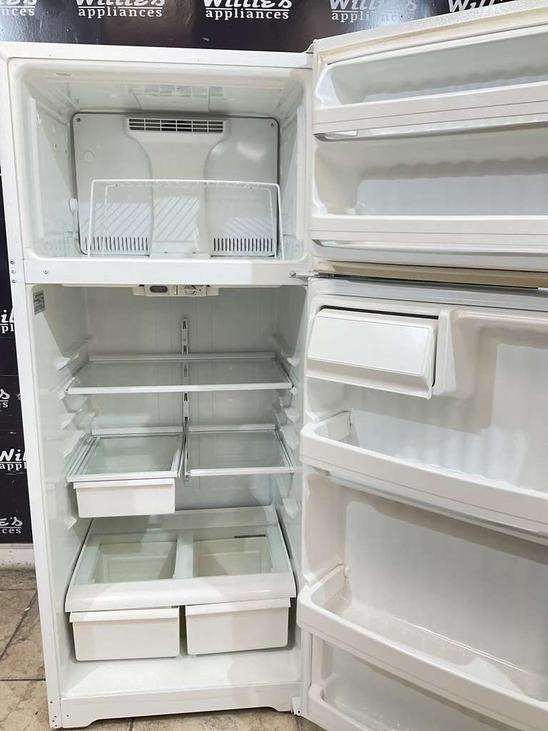 Ge Used Refrigerator Top and Bottom 28x67 1/2” (White) 