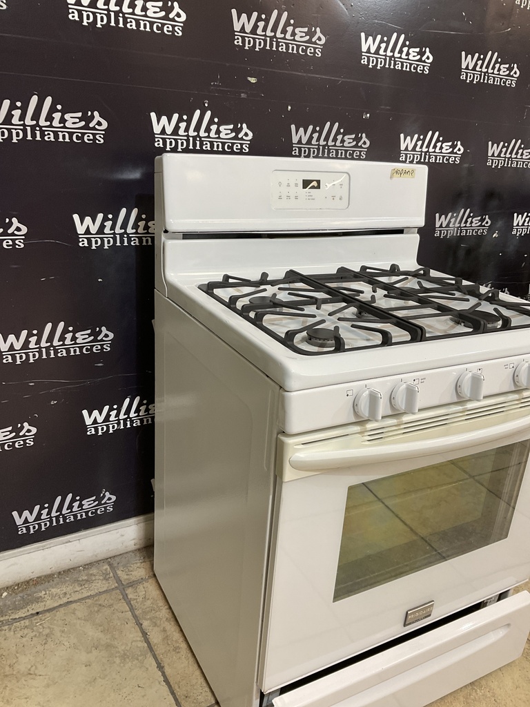 Frigidaire Used Gas Propane Stove 30inches (white) 