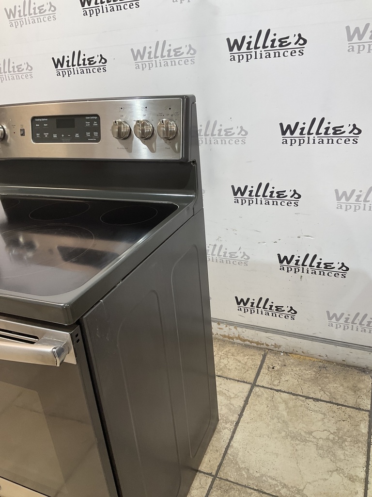 Ge Used Electric Stove 220volts (40/50 AMP) 30inches {3 prong} (Stainless steel) 