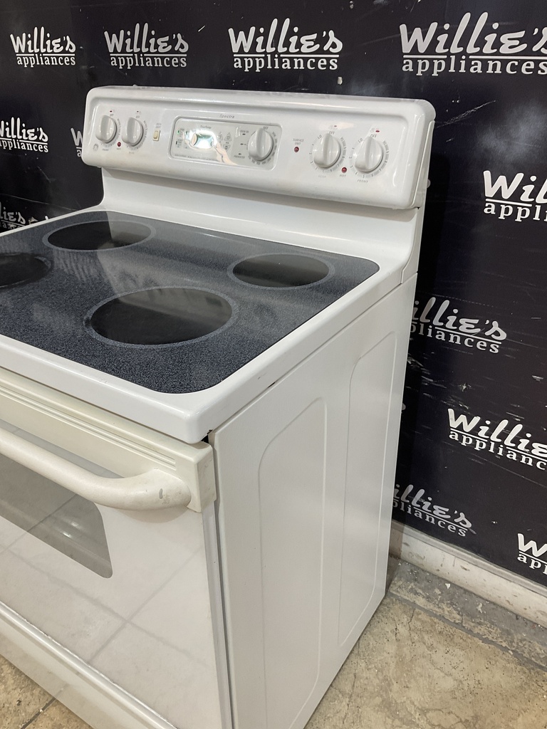 Ge Used Electric Stove 220volts (40/50 AMP) 30inches {3 prong} (white) 