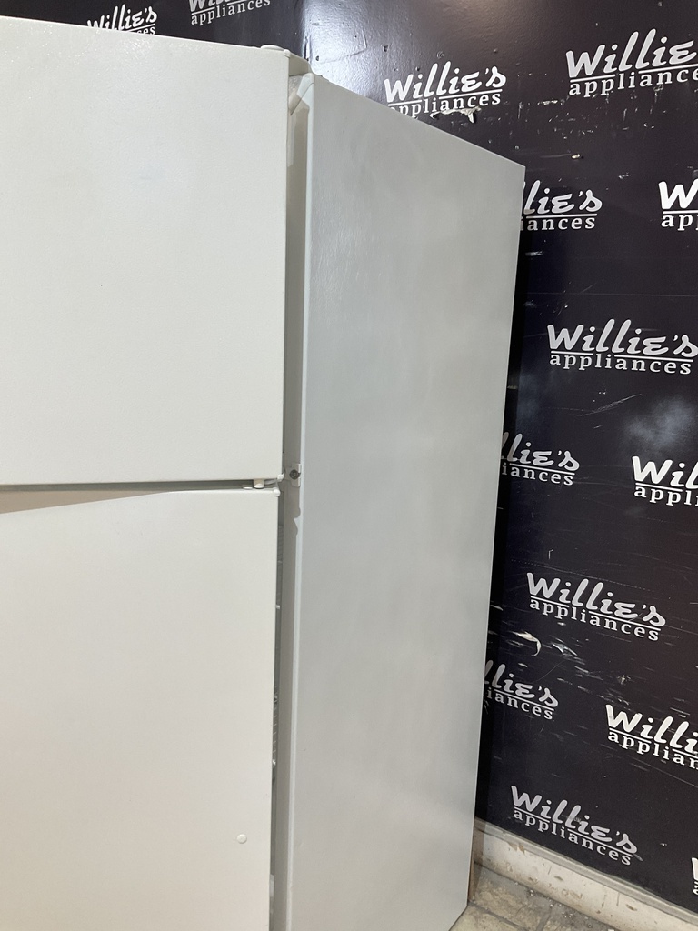 Ge Used Refrigerator Top and Bottom 28x61 1/2” (White) 