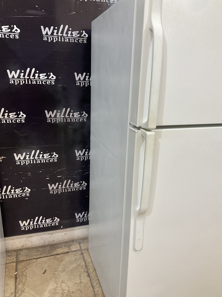 Ge Used Refrigerator Top and Bottom 28x61 1/2” (White) 