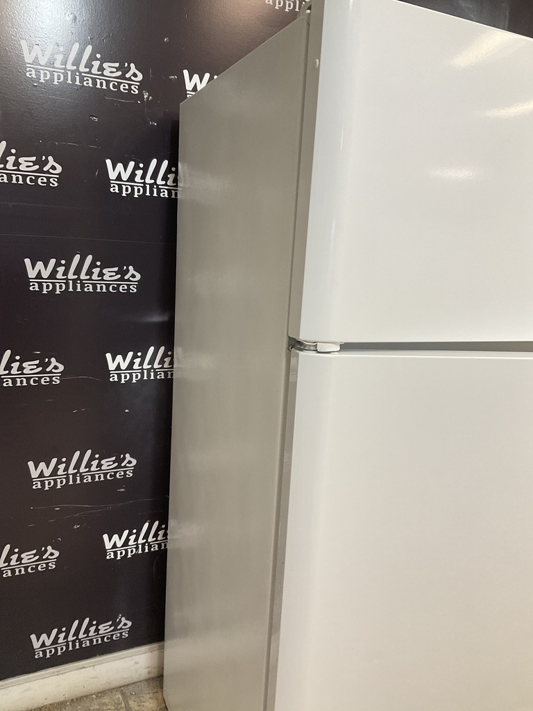 Frigidaire Used Refrigerator Top and Bottom 30x67 (White) 