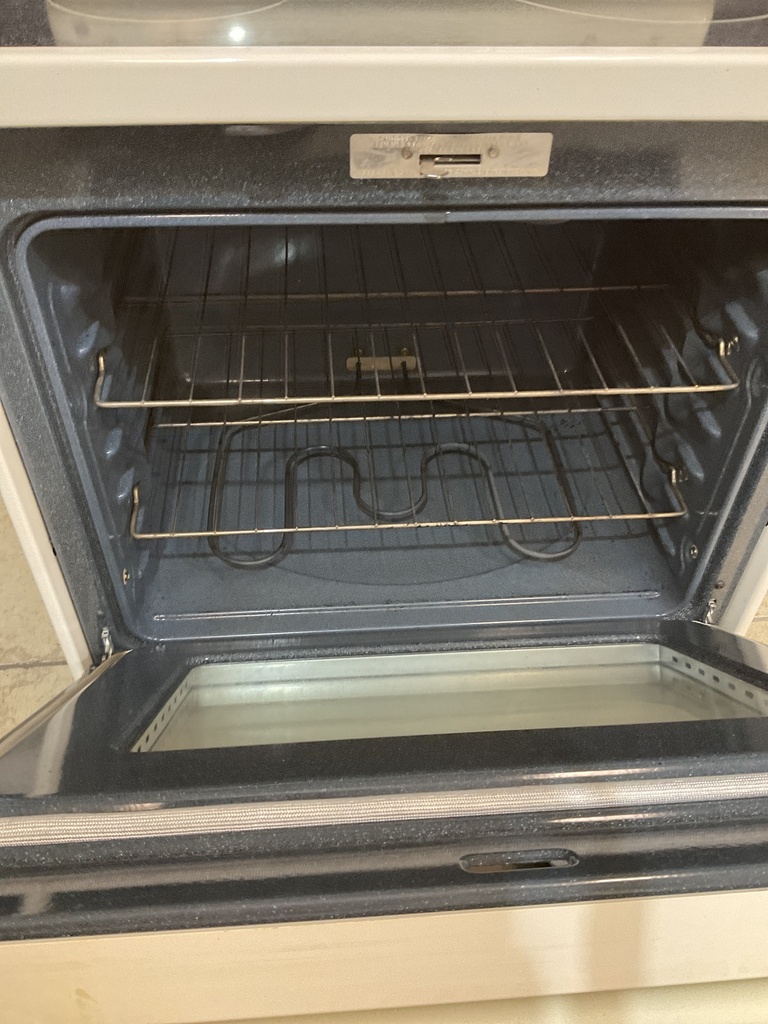 Ge Used Electric Stove 220volts (40/50 AMP) 30inches {3 prong} (Bisque) 