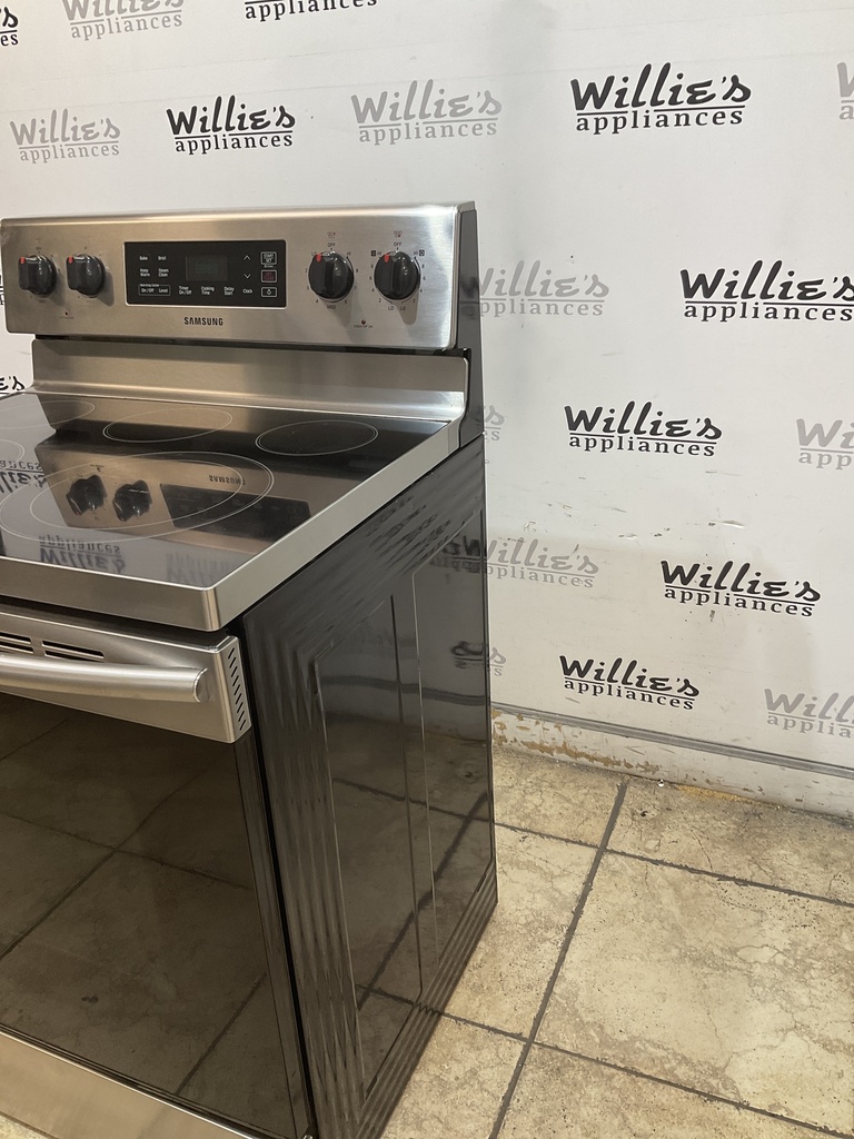 Samsung Used Electric Stove 220volts (40/50 AMP) 30inches {3 prong} (Stainless steel) 