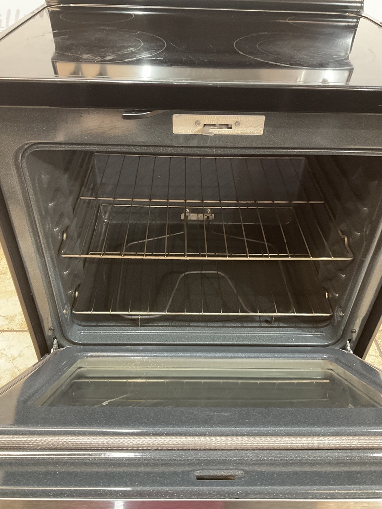 Ge Used Electric Stove 220volts (40/50 AMP) 30inches {3 prong} (Stainless steel) 