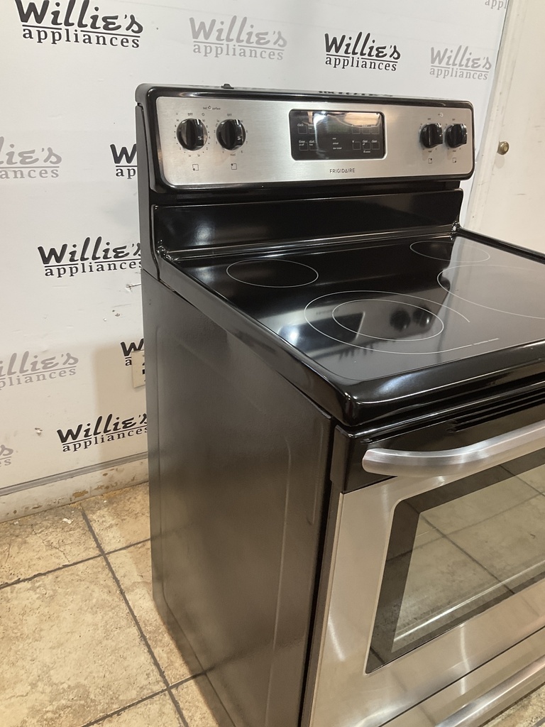 Frigidaire Used Electric Stove 220volts (40/50 AMP) 30inches {no cord} (Stainless steel) 