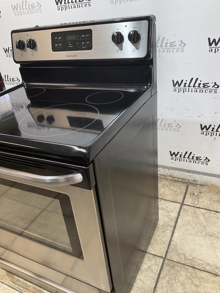 Frigidaire Used Electric Stove 220volts (40/50 AMP) 30inches {no cord} (Stainless steel) 