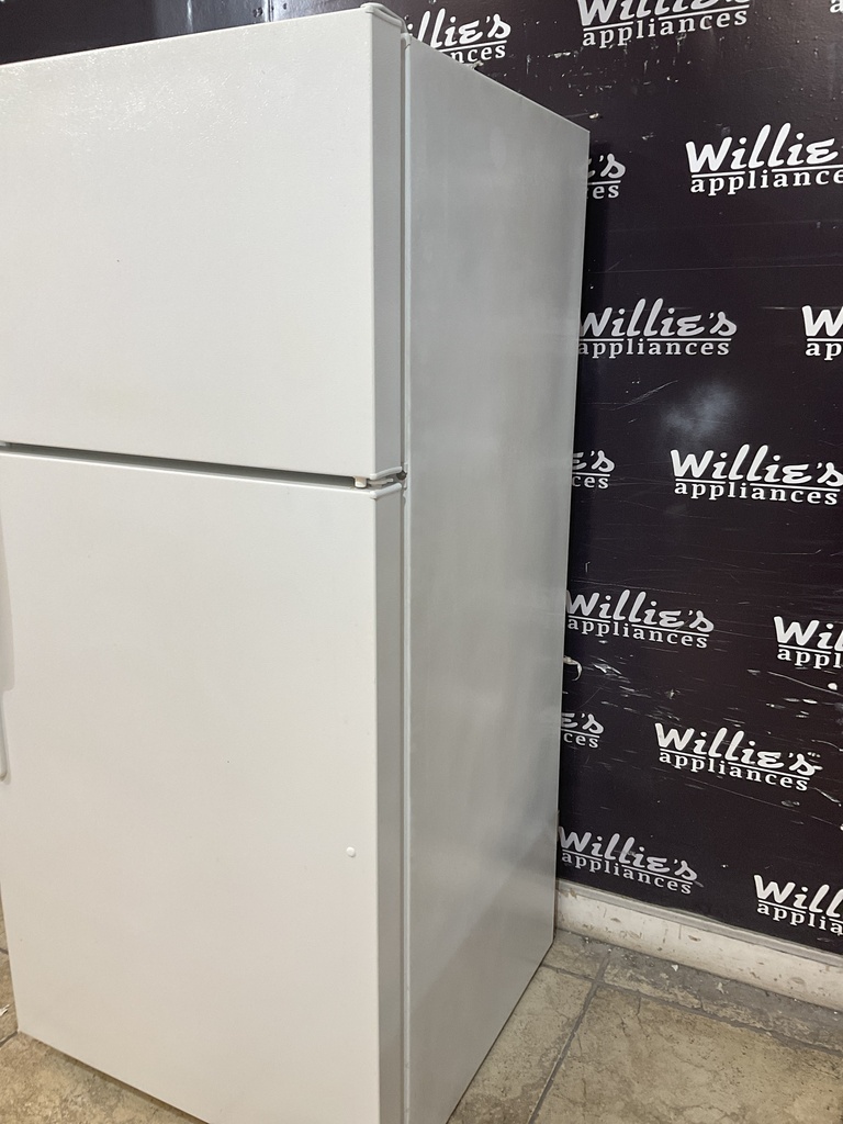 Ge Used Refrigerator Top and Bottom 28x61 1/2” (White) 