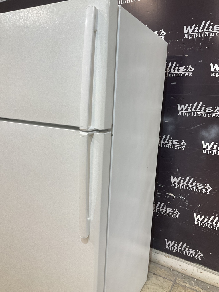 Ge Used Refrigerator Top and Bottom 28x64 1/2” (White) 