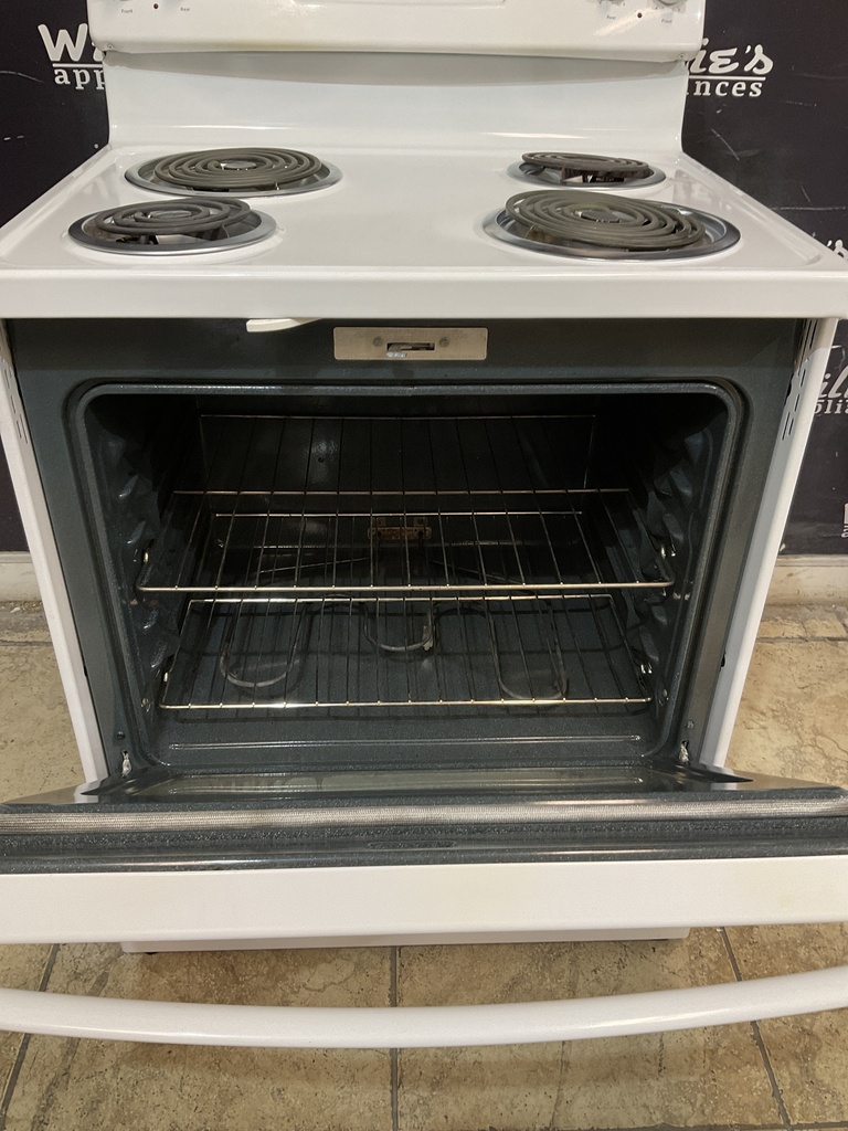 Ge Used Electric Stove 220volts (49/50 AMP) 30inches {3 prong} (white) 