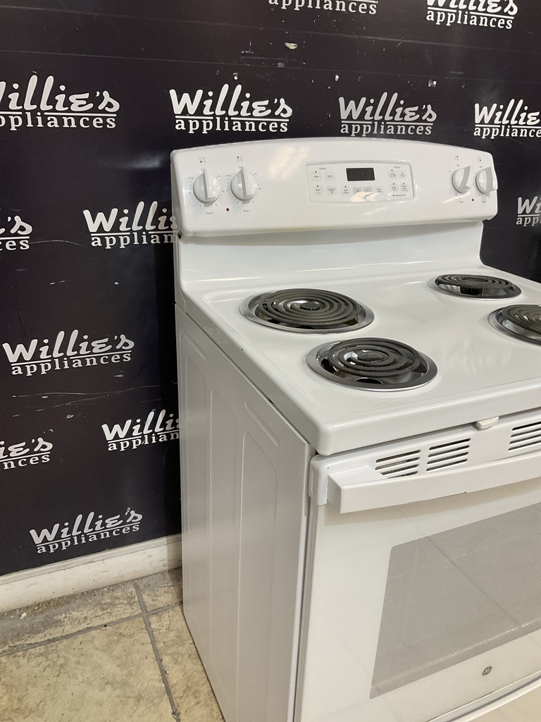 Ge Used Electric Stove 220volts (49/50 AMP) 30inches {3 prong} (white) 