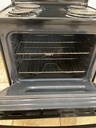 Ge Used Electric Stove 220volts (40/50 AMP) 30inches {no cord} (Black) 