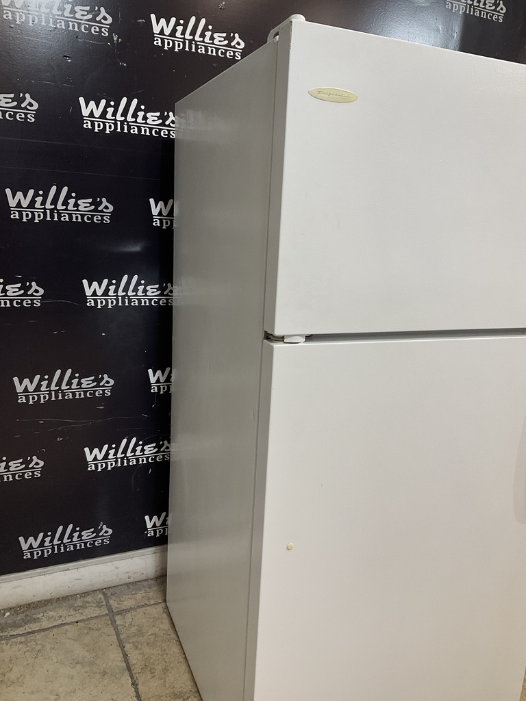 Frigidaire Used Refrigerator Top and Bottom 28x60 1/2” (White) 