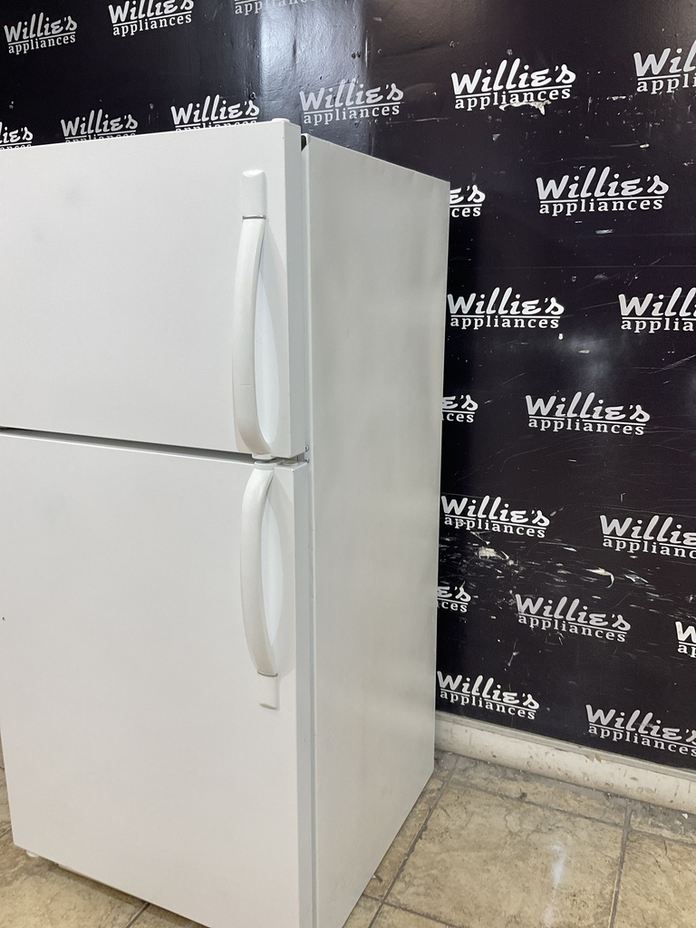 Frigidaire Used Refrigerator Top and Bottom 28x59 1/2” (White) 