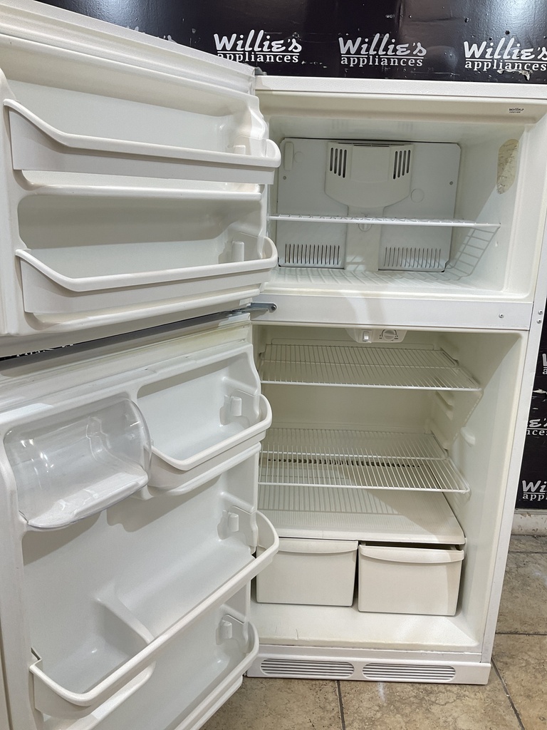 Frigidaire Used Refrigerator Top and Bottom 28x59 1/2” (White) 