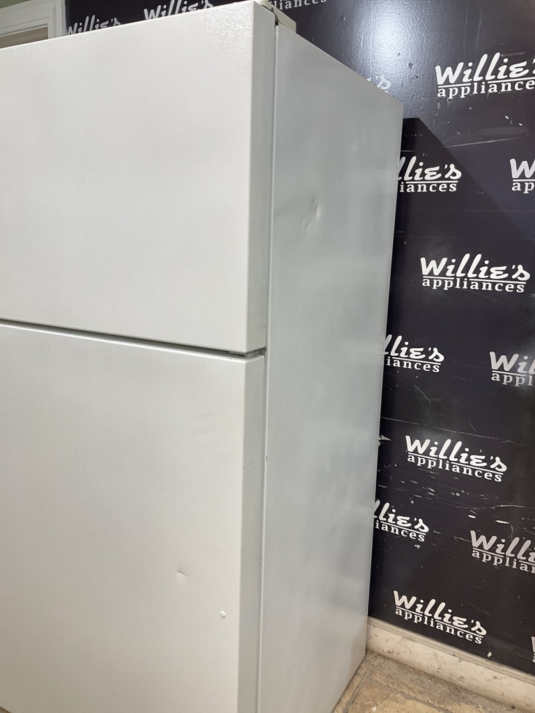 Kenmore Used Refrigerator Top and Bottom 33x66 (White) 