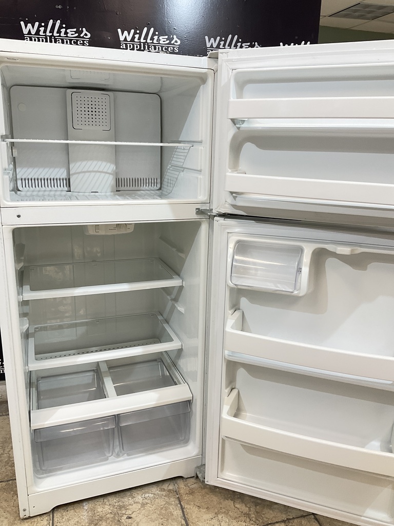 Ge Used Refrigerator Top and Bottom 28x61 1/2” (White) 