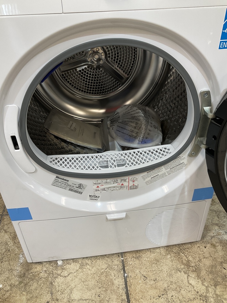 Blombera Used Electric Dryer 220volts (30 AMP) 24inches {4 prong} (white) 