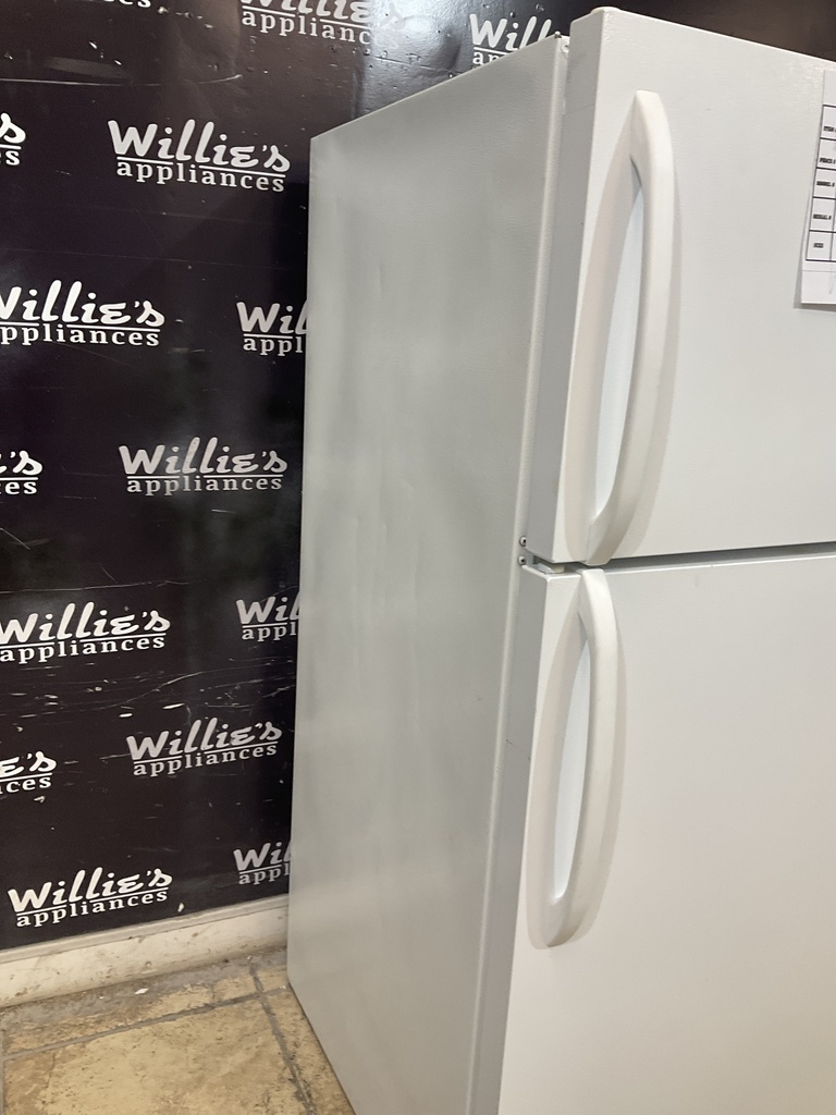 Frigidaire Used Refrigerator Top and Bottom 28x60 (White) 