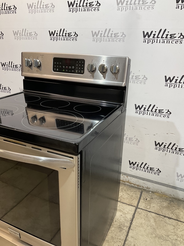 Frigidaire Used Electric Stove 220volts (40/50 AMP) 30inches {3 prong} (Stainless steel) 